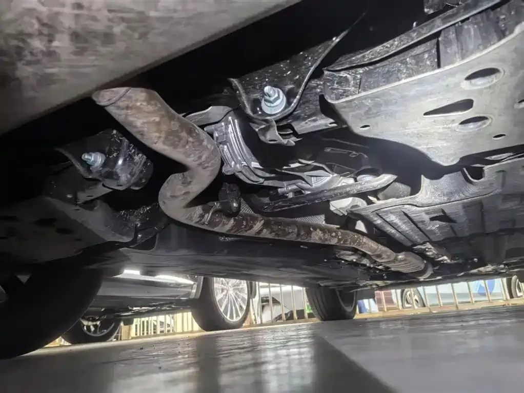 Geely Xingyue L 2024 из CN, фото 4