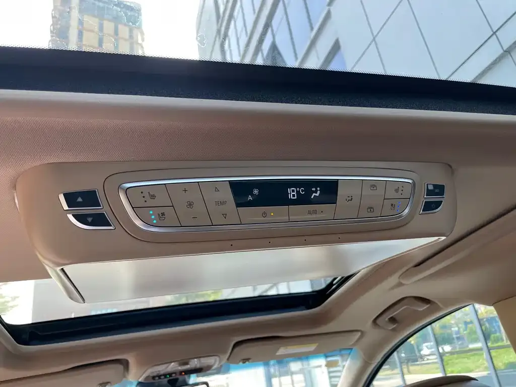 Buick GL8 2021 из CN, фото 9