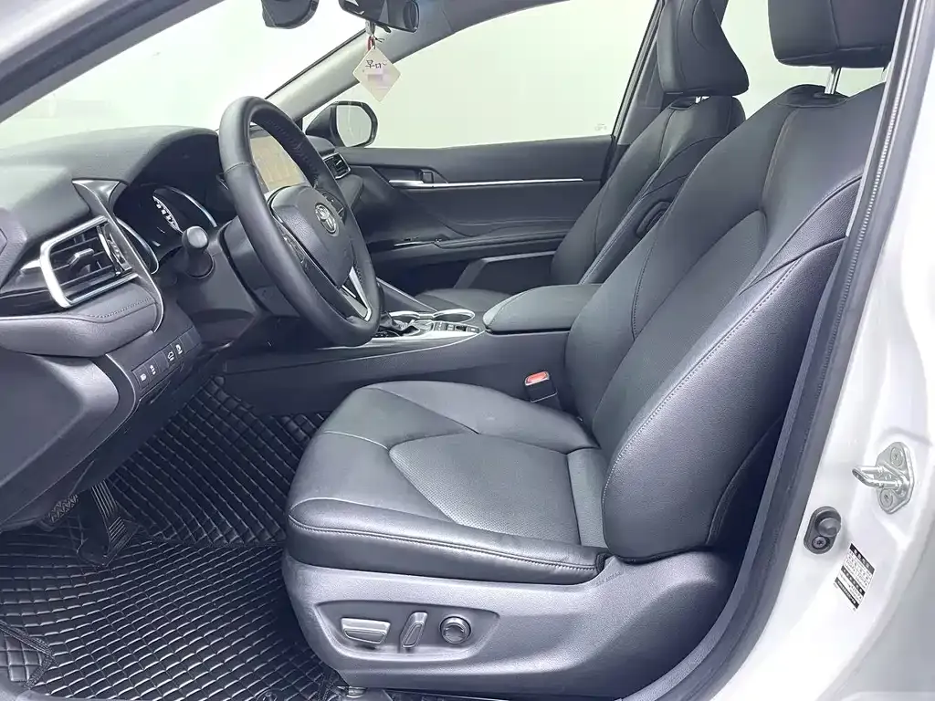 Toyota Camry 2021 из CN, фото 4