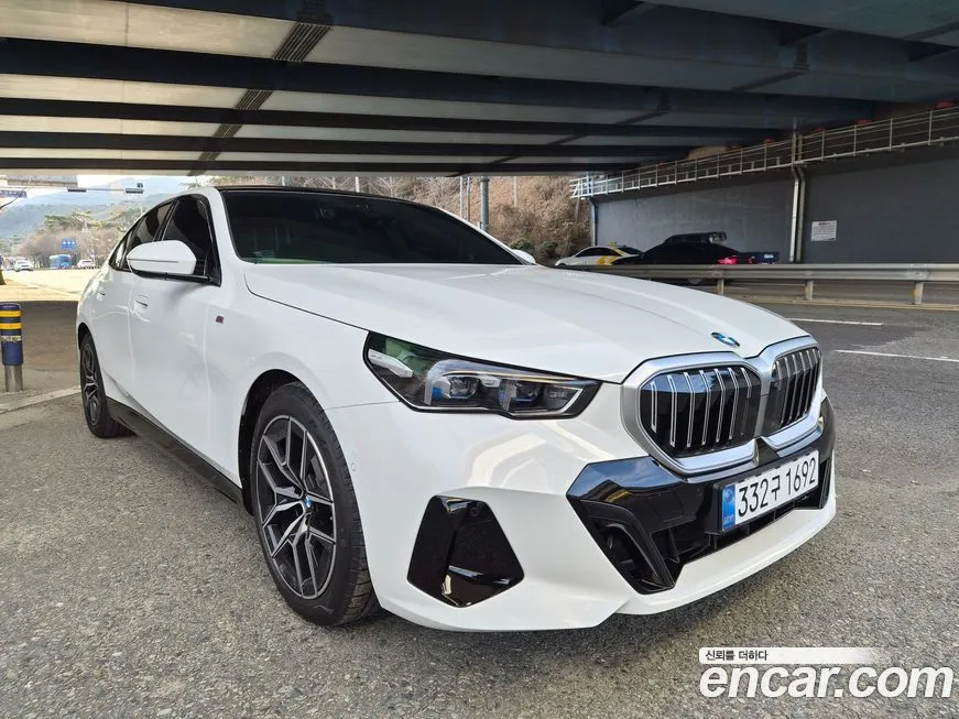 BMW 5-Series 2025 из KR, фото 1