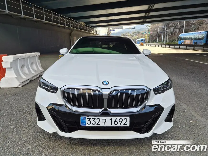 BMW 5-Series 2025 из KR, фото 3