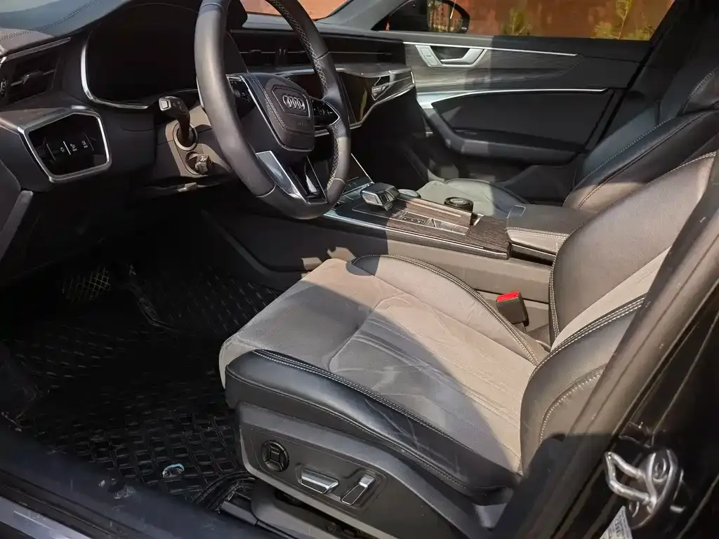 Audi A6L 2023 из CN, фото 6