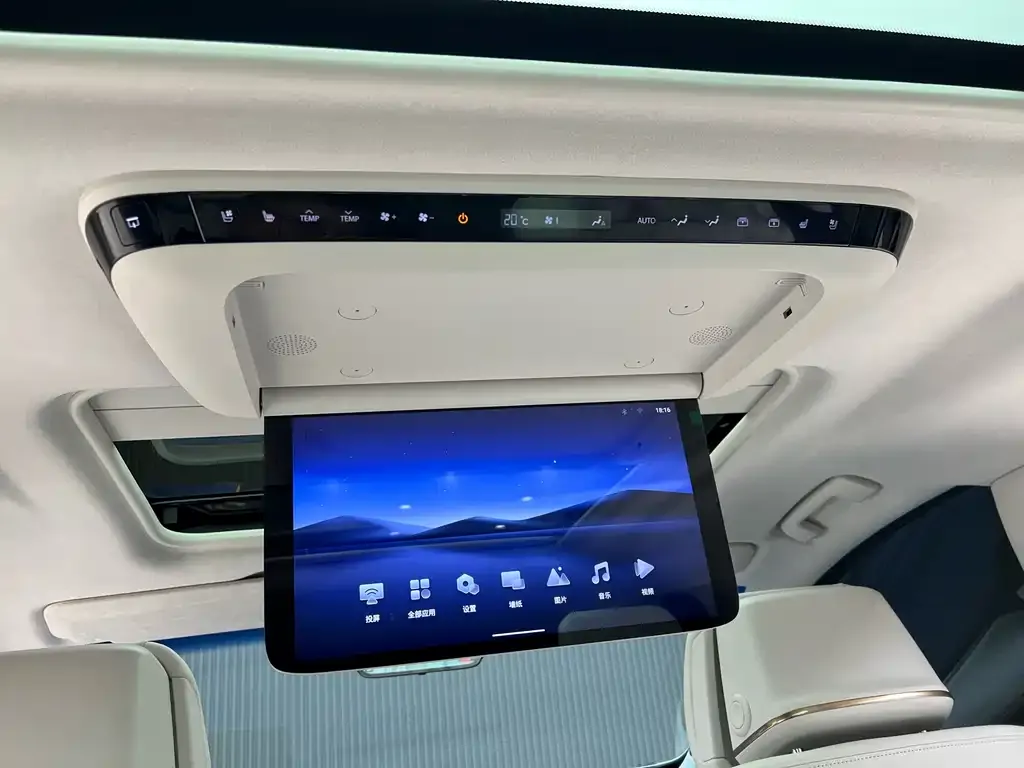 Buick GL8 Hybrid — фото 9