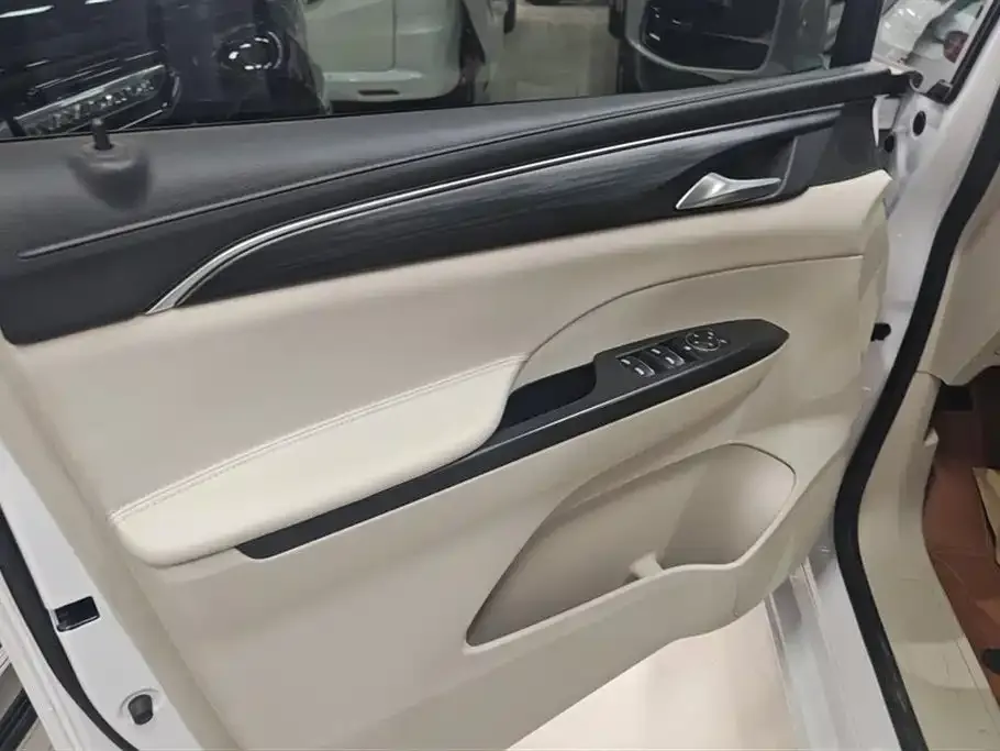 Buick GL8 2022 из CN, фото 7