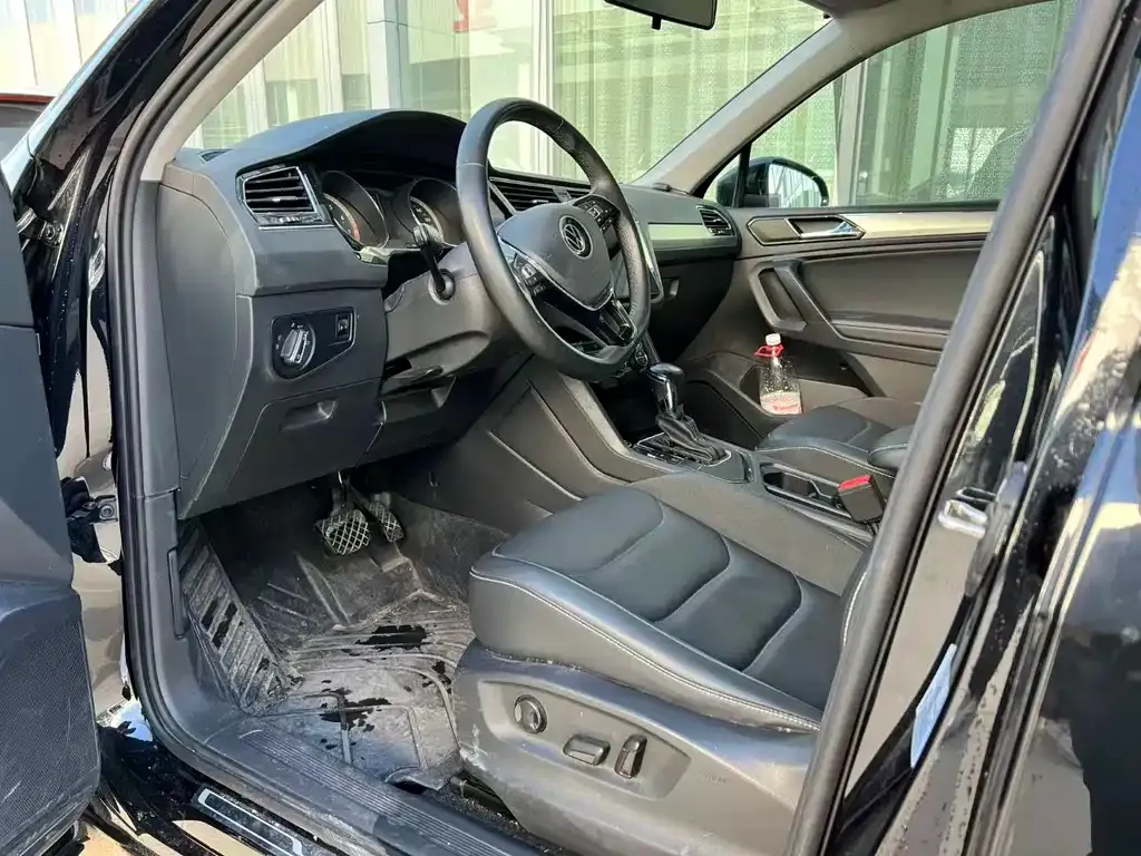 Volkswagen Tiguan L 2021 из CN, фото 2