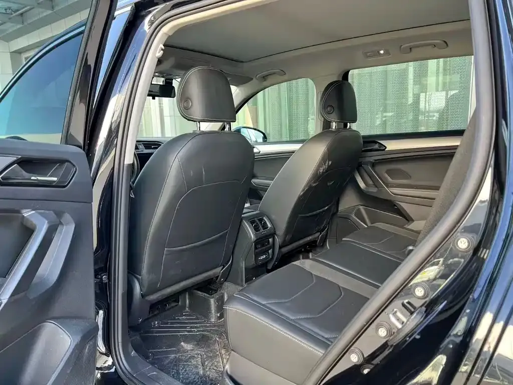 Volkswagen Tiguan L 2021 из CN, фото 3