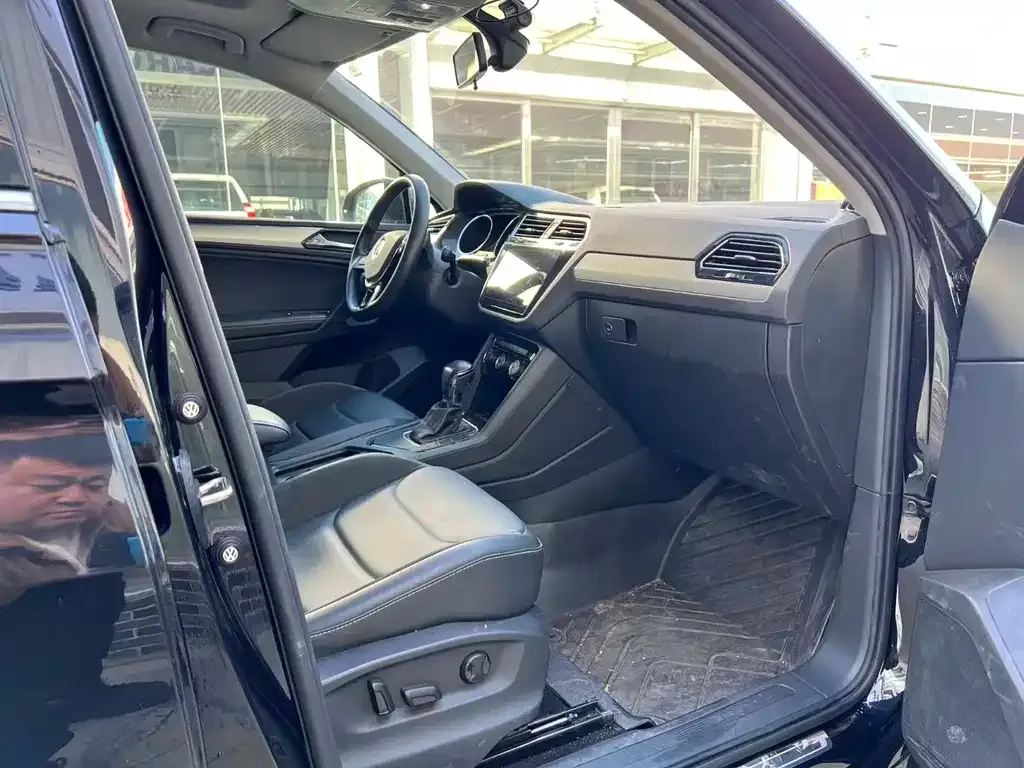 Volkswagen Tiguan L 2021 из CN, фото 4