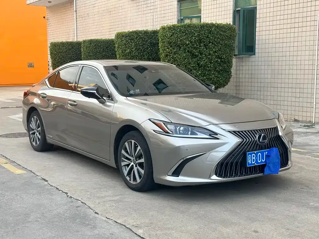 Lexus ES — фото 3