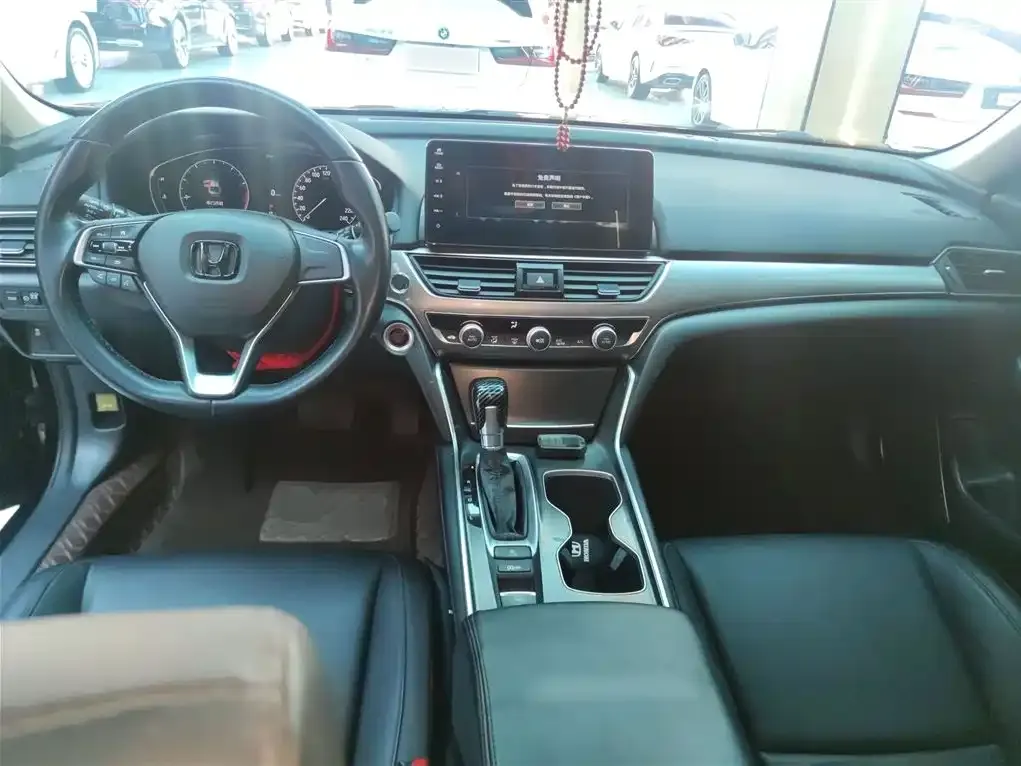 Honda Accord — фото 10