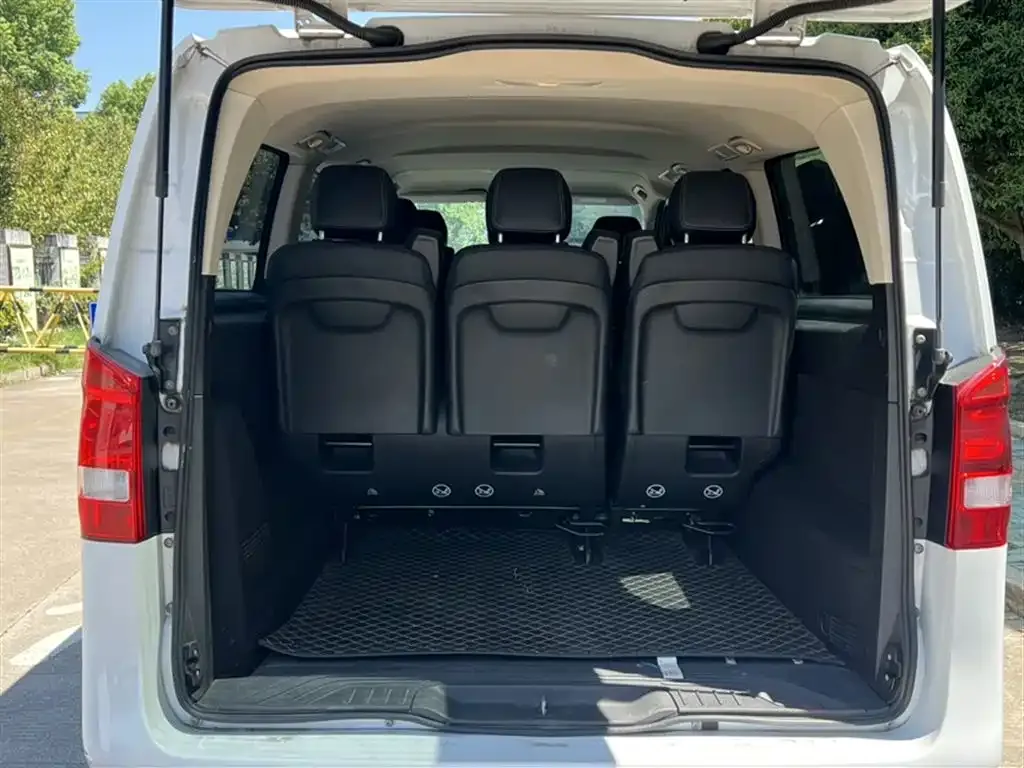 Mercedes-Benz Vito — фото 10