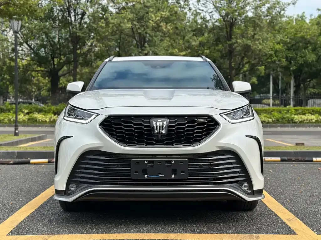 Toyota Crown Kluger 2024 из CN, фото 2