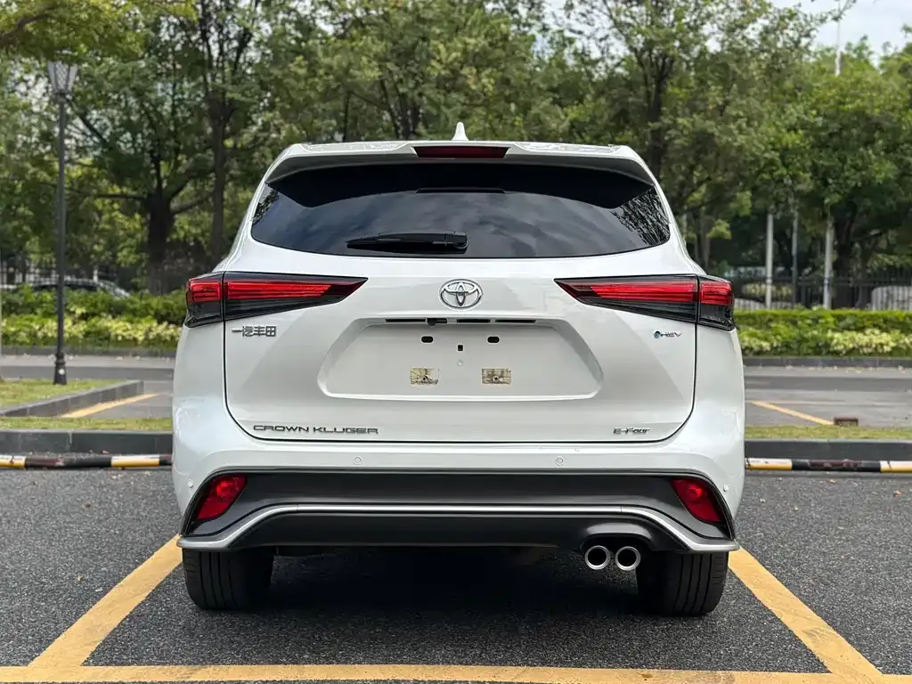 Toyota Crown Kluger 2024 из CN, фото 5