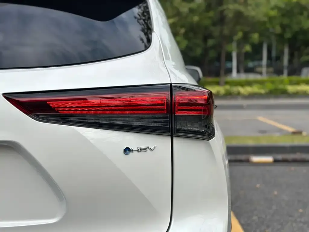 Toyota Crown Kluger 2024 из CN, фото 9