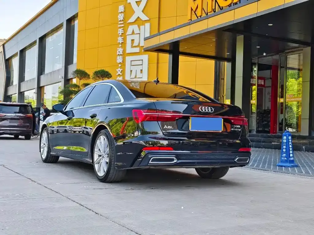 Audi A6L 2021 из CN, фото 6