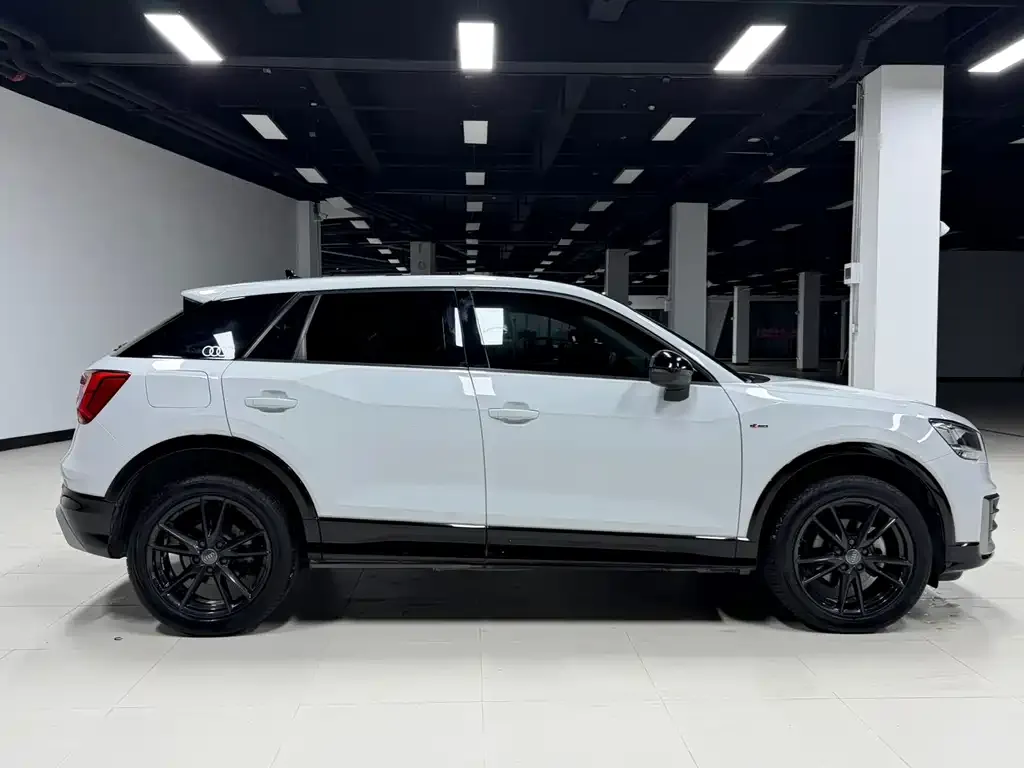 Audi Q2L 2021 из CN, фото 4