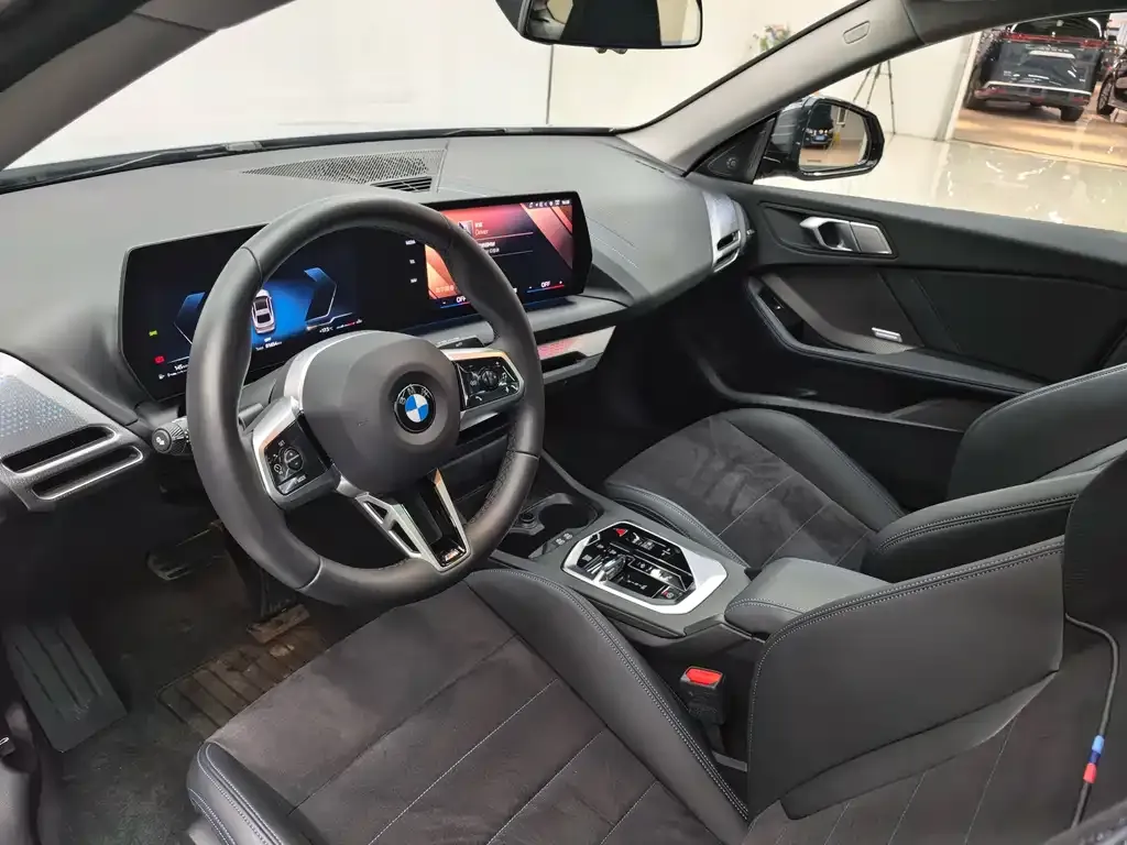 BMW 2 Series 2025 из CN, фото 10