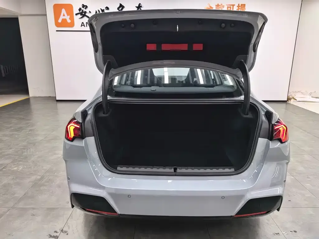 BMW 2 Series 2025 из CN, фото 5