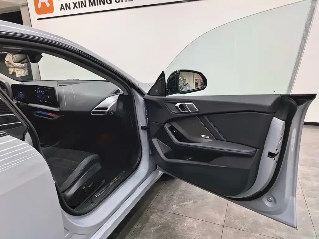 BMW 2 Series 2025 из CN, фото 8