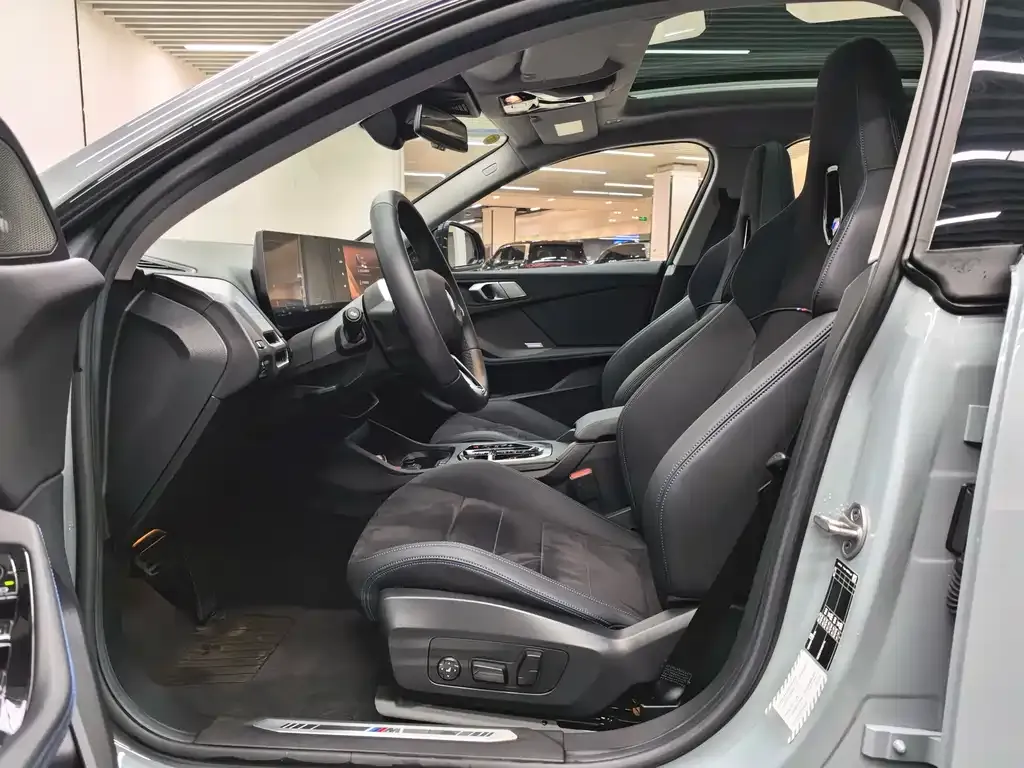 BMW 2 Series 2025 из CN, фото 9