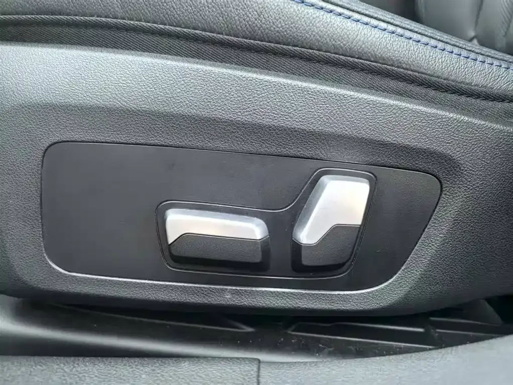 BMW 4 Series 2024 из CN, фото 10