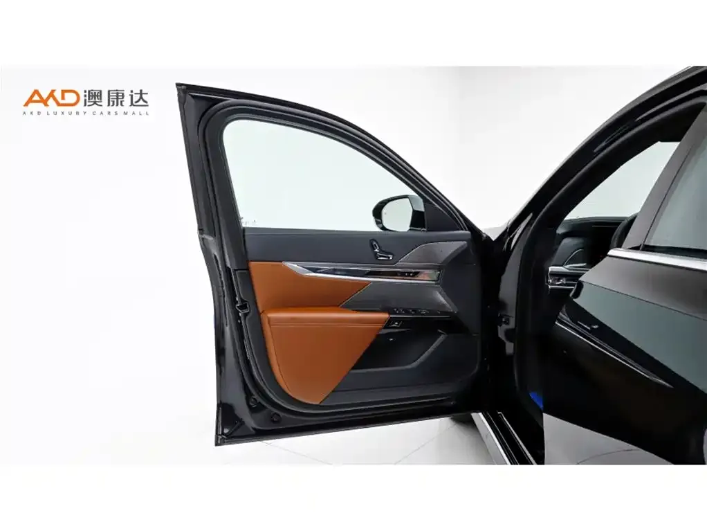 BMW 7 Series 2024 из CN, фото 10