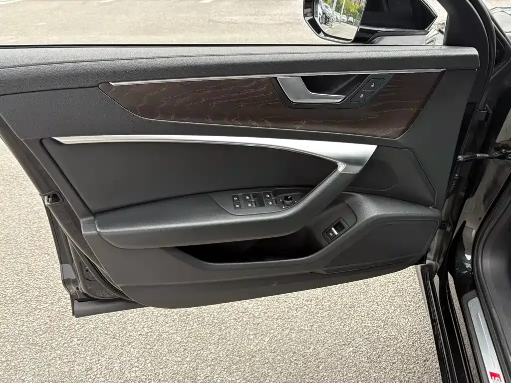 Audi A6L 2021 из CN, фото 10