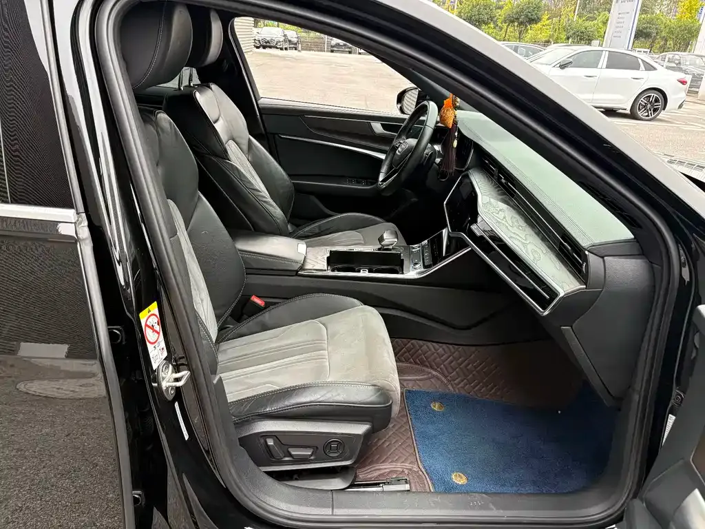 Audi A6L 2021 из CN, фото 8