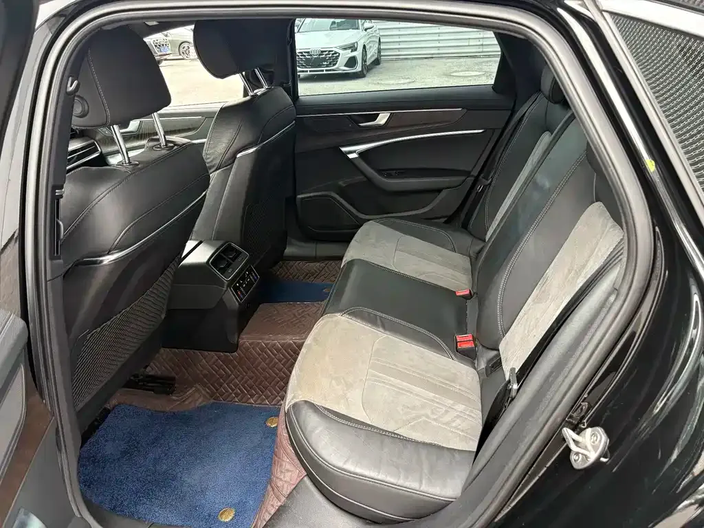 Audi A6L 2021 из CN, фото 9