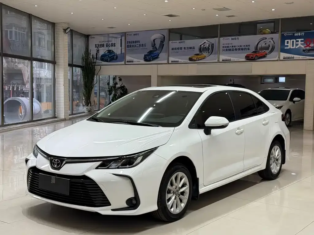 Toyota Corolla 2023 из CN, фото 1