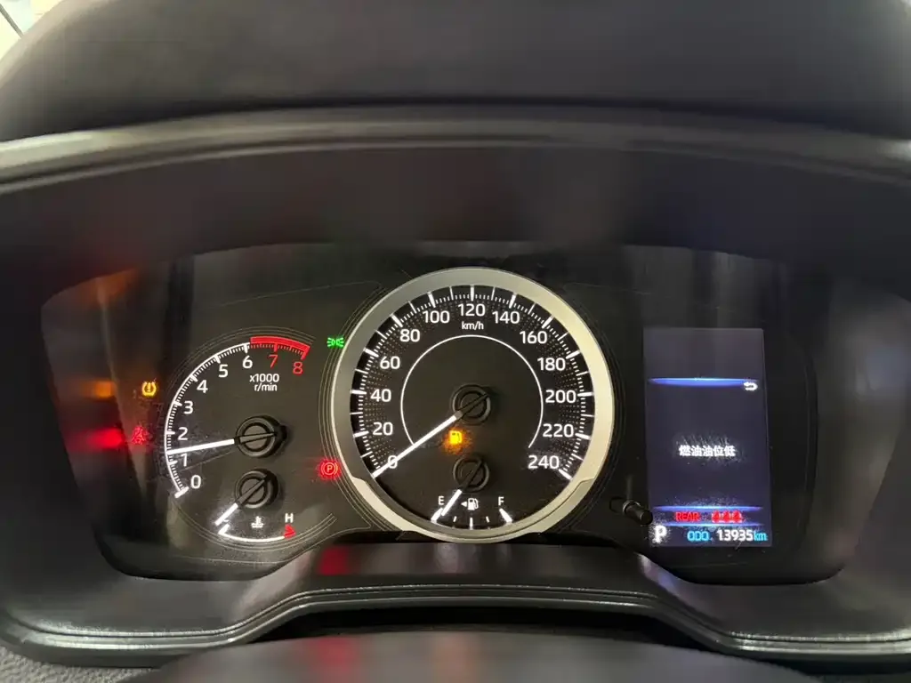 Toyota Corolla 2023 из CN, фото 10