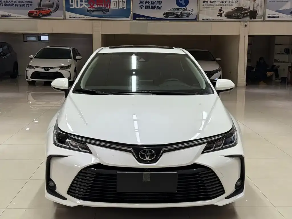 Toyota Corolla 2023 из CN, фото 2