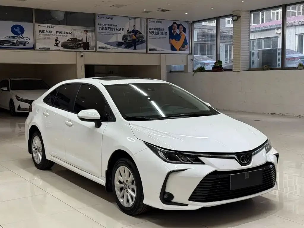 Toyota Corolla 2023 из CN, фото 3