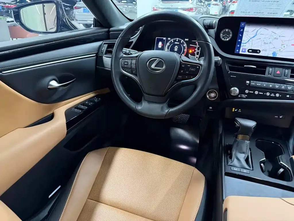 Lexus ES — фото 10