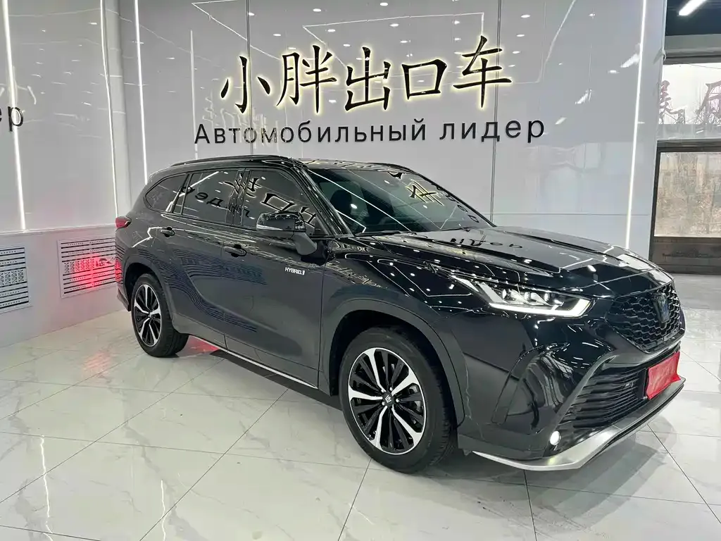 Toyota Crown Kluger 2022 из CN, фото 2