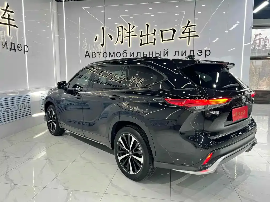 Toyota Crown Kluger 2022 из CN, фото 6