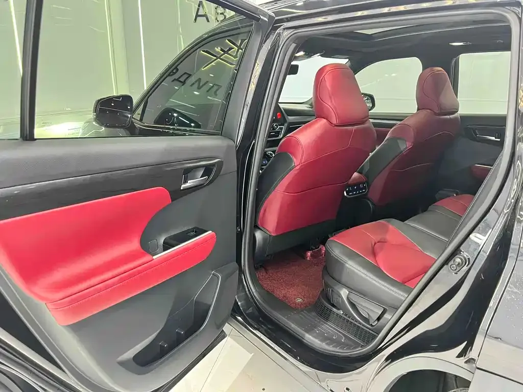 Toyota Crown Kluger 2022 из CN, фото 9