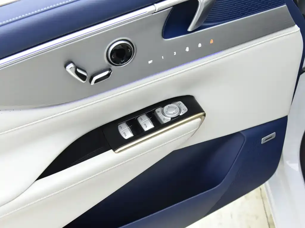 Buick GL8 Hybrid 2024 из CN, фото 8
