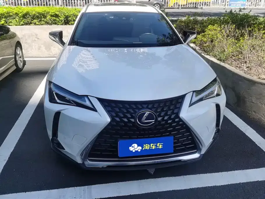 Lexus UX — фото 2