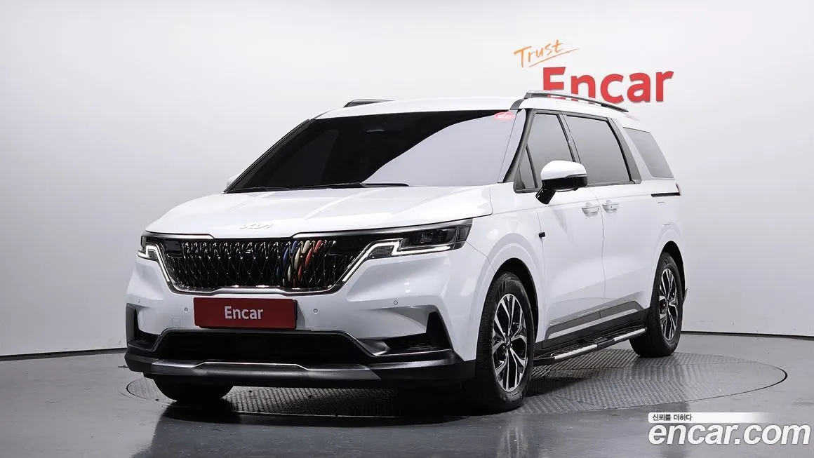 Kia Carnival — фото 1