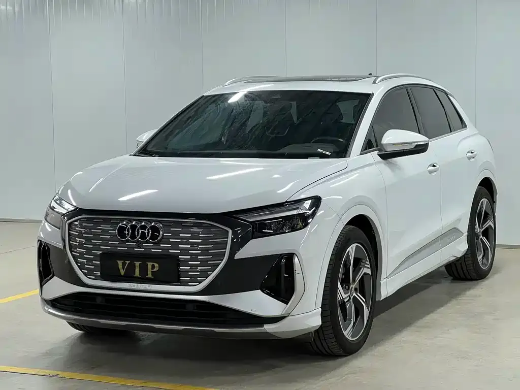 Audi Q4 e-tron — фото 1