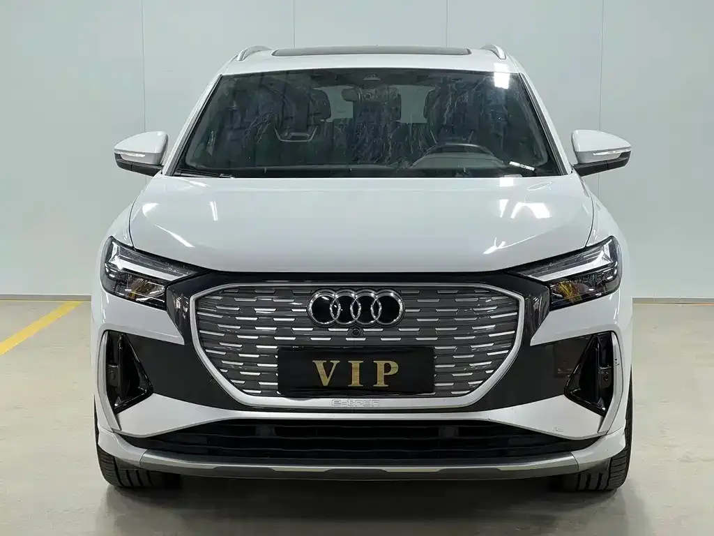 Audi Q4 e-tron — фото 2