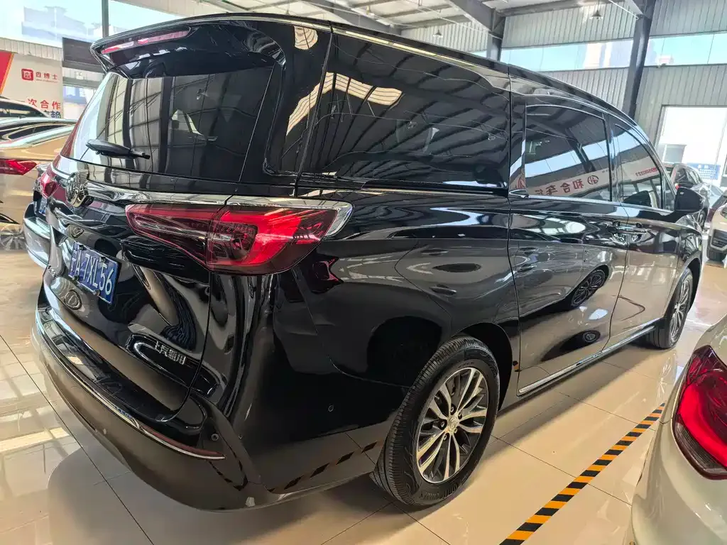 Buick GL8 2022 из CN, фото 6