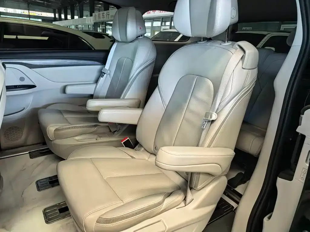 Buick GL8 2022 из CN, фото 8