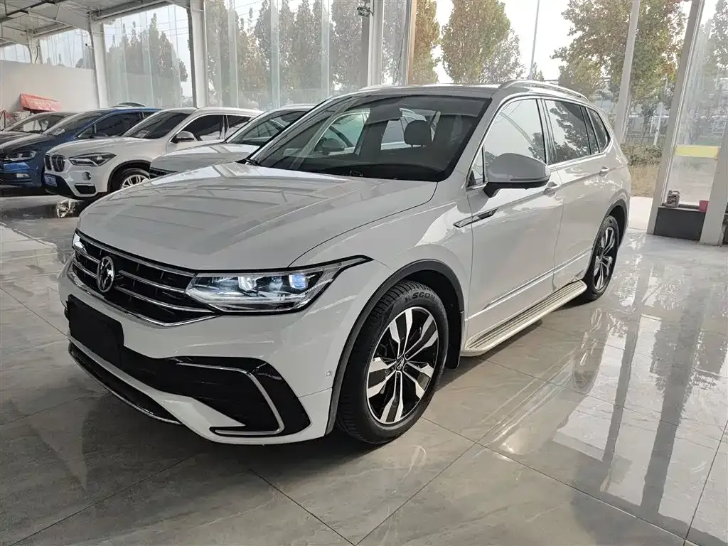 Volkswagen Tiguan L 2022 из CN, фото 2