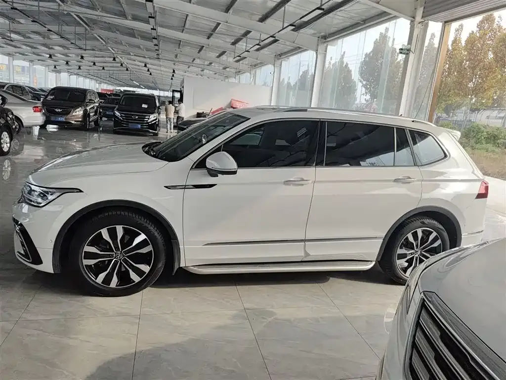 Volkswagen Tiguan L 2022 из CN, фото 5