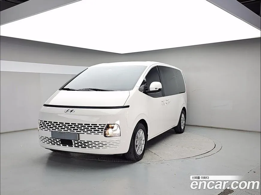Hyundai Staria — фото 1