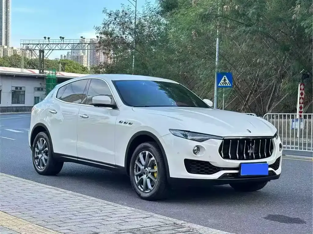 Maserati Levante — фото 2
