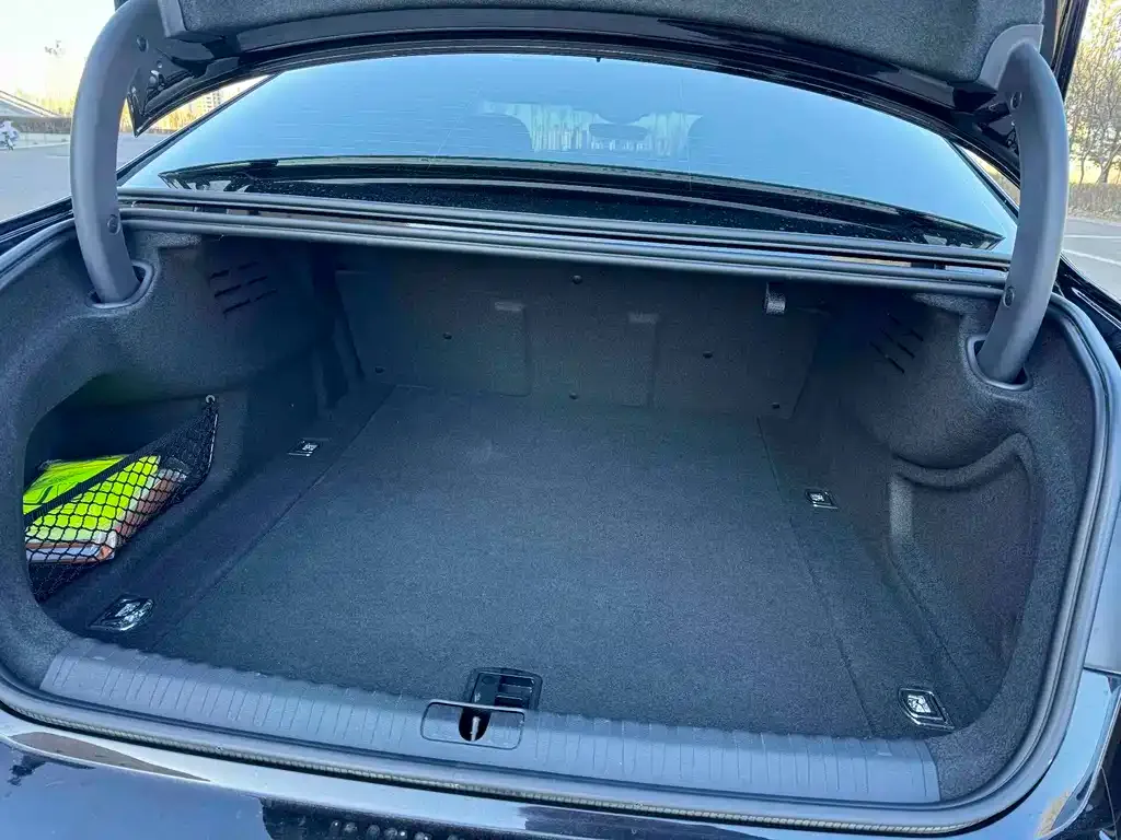 Audi A7L 2024 из CN, фото 7