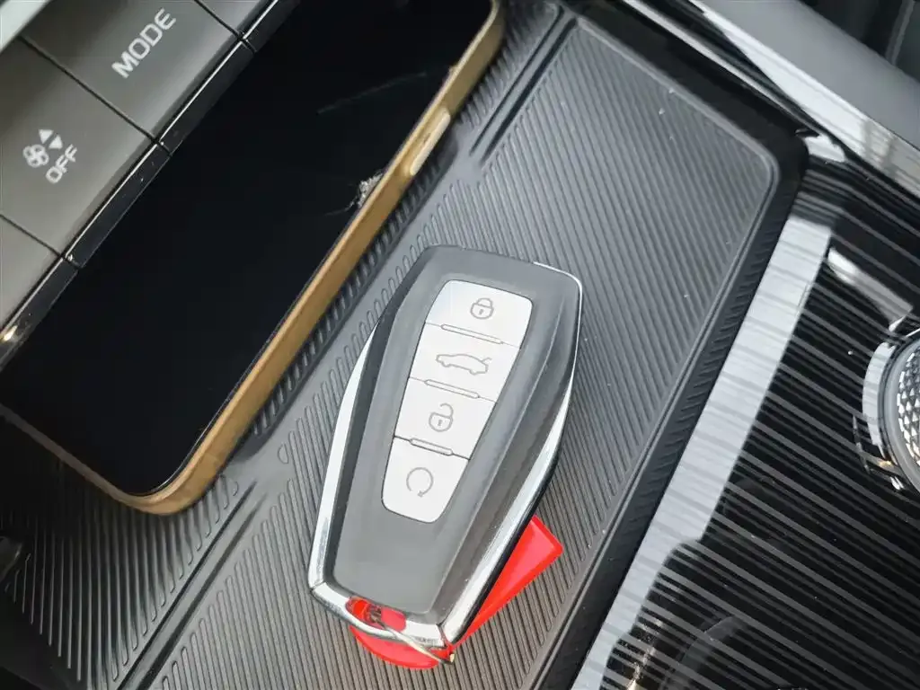 Geely Xingyue L 2024 из CN, фото 9