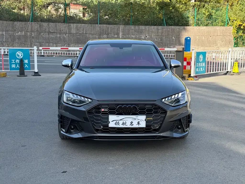 Audi A4L 2023 из CN, фото 2